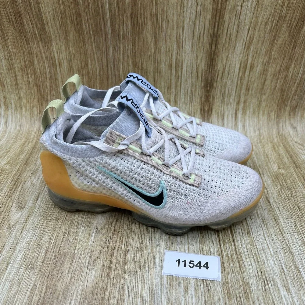 Nike Air VaporMax 2021 Flyknit Kid's 4Y Mismatched Swoosh DQ7758-100 Sneakers